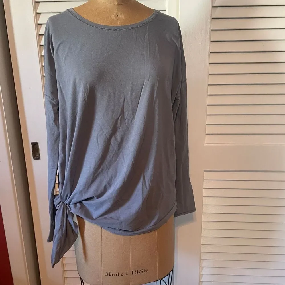 LULULEMON | to the point long sleeve periwinkle blue top